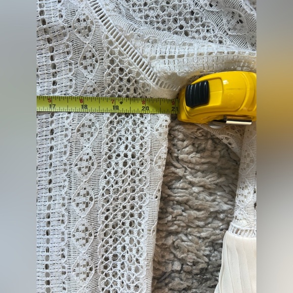 Love the sleeves on this top (S121) - Picture 9 of 9